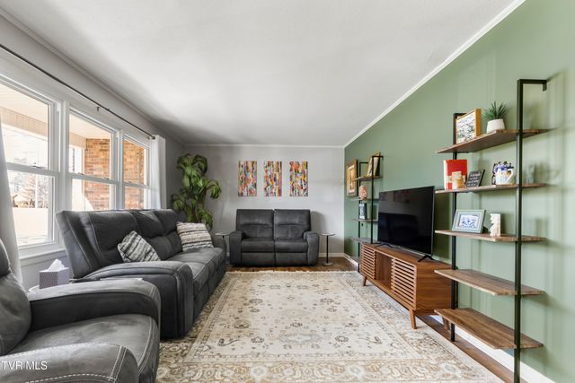 2112 Knob Creek Road, Johnson City, TN 37604