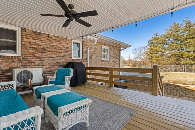 2112 Knob Creek Road, Johnson City, TN 37604