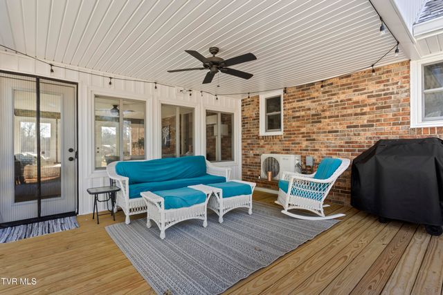 2112 Knob Creek Road, Johnson City, TN 37604