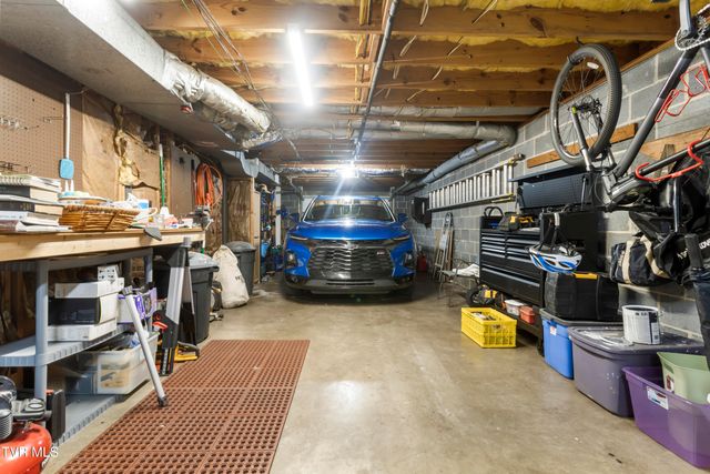 2112 Knob Creek Road, Johnson City, TN 37604