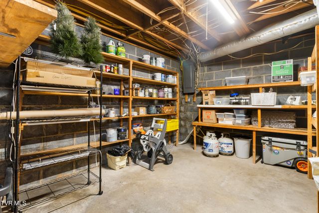 2112 Knob Creek Road, Johnson City, TN 37604