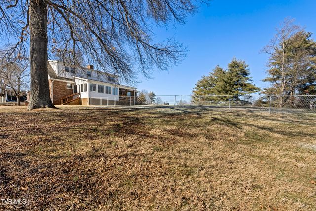 2112 Knob Creek Road, Johnson City, TN 37604