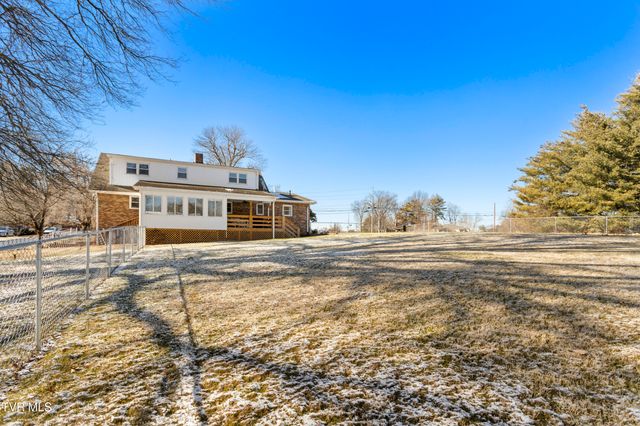 2112 Knob Creek Road, Johnson City, TN 37604