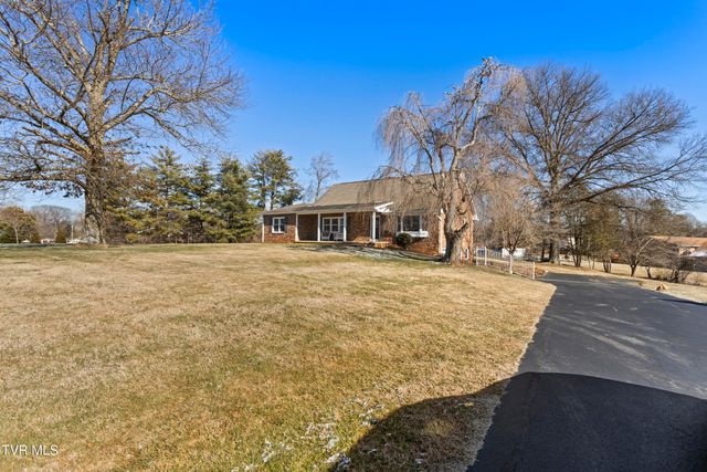 2112 Knob Creek Road, Johnson City, TN 37604