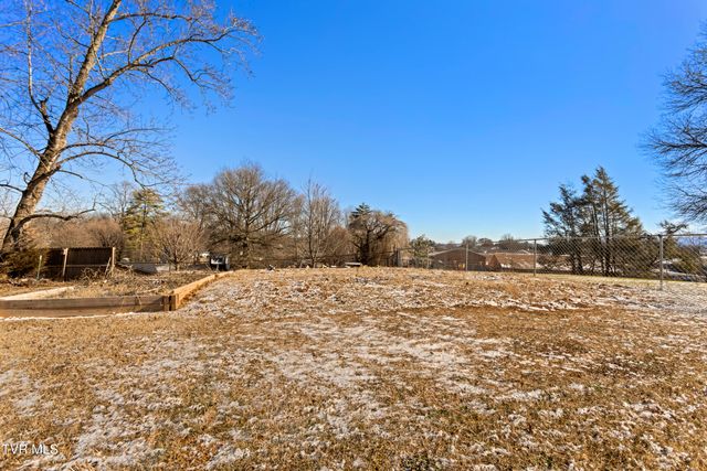 2112 Knob Creek Road, Johnson City, TN 37604