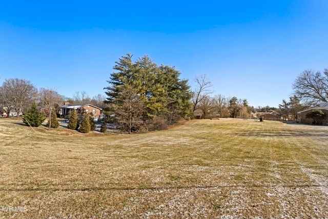 2112 Knob Creek Road, Johnson City, TN 37604