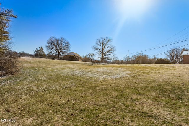 2112 Knob Creek Road, Johnson City, TN 37604