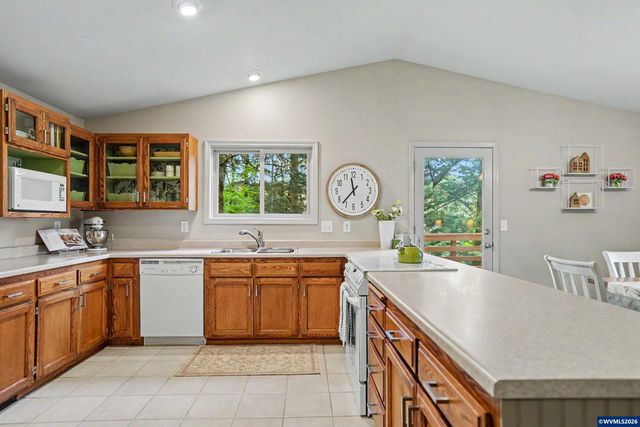 2351 NW Nightingale Pl, Corvallis, OR 97330