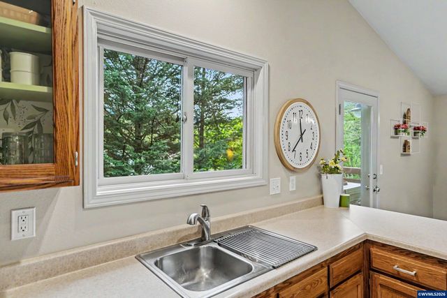 2351 NW Nightingale Pl, Corvallis, OR 97330