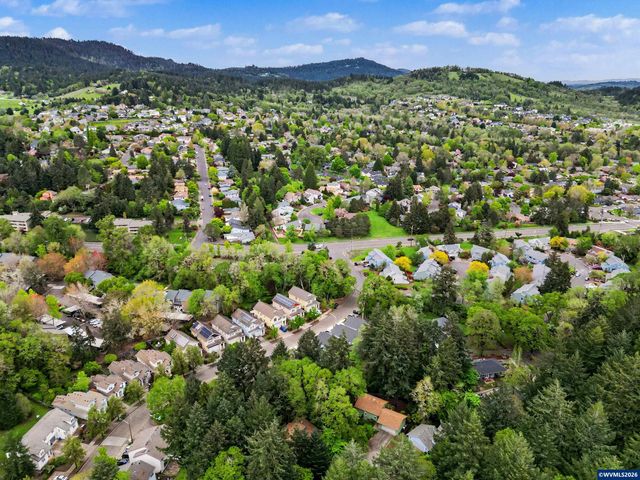 2351 NW Nightingale Pl, Corvallis, OR 97330