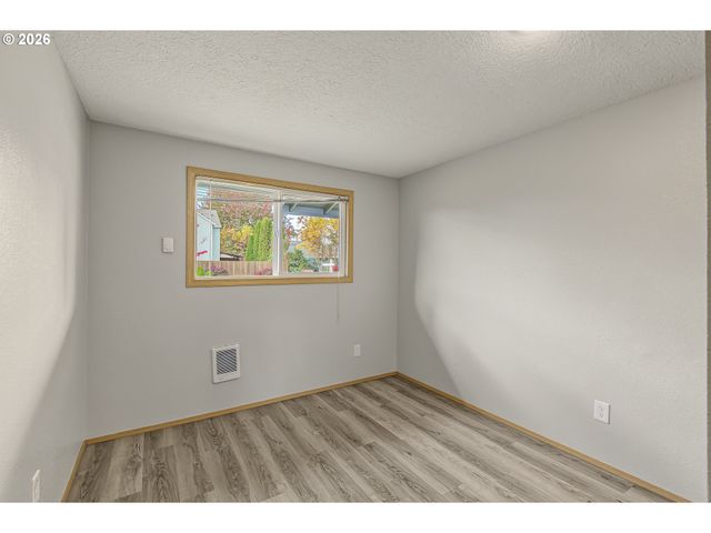 1874 Ne 15TH Ave, Hillsboro, OR 97124