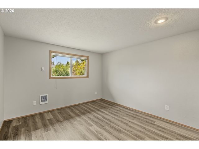 1874 Ne 15TH Ave, Hillsboro, OR 97124