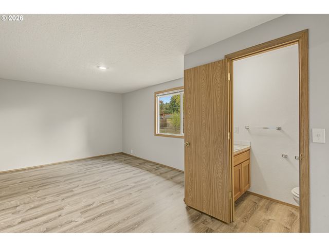 1874 Ne 15TH Ave, Hillsboro, OR 97124