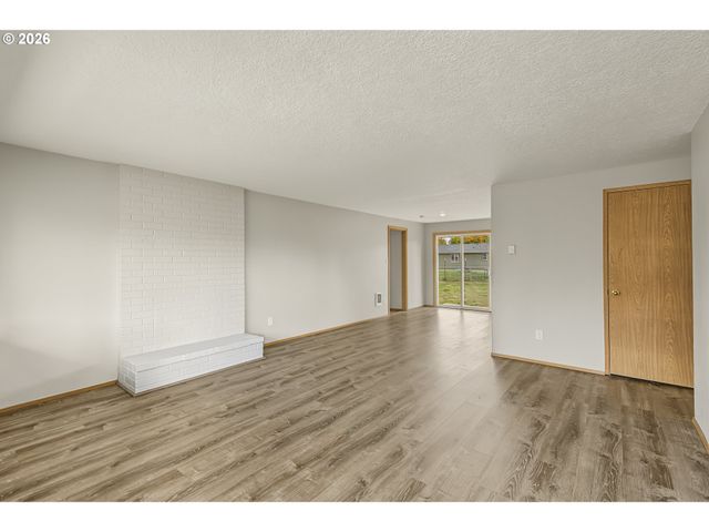1874 Ne 15TH Ave, Hillsboro, OR 97124