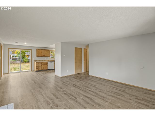 1874 Ne 15TH Ave, Hillsboro, OR 97124