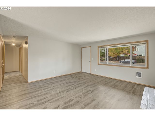1874 Ne 15TH Ave, Hillsboro, OR 97124