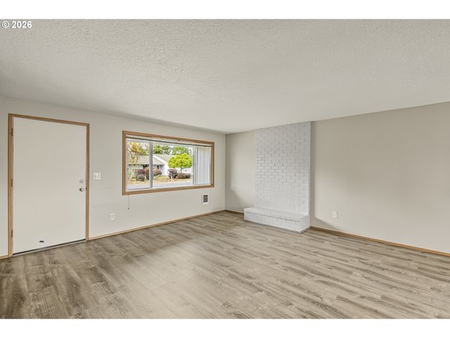 1874 Ne 15TH Ave, Hillsboro, OR 97124