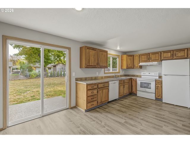 1874 Ne 15TH Ave, Hillsboro, OR 97124