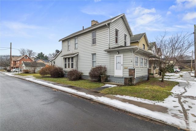 542 N Cedar St, New Castle, PA 16102