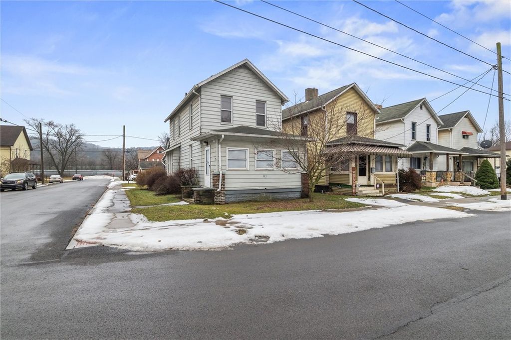 542 N Cedar St, New Castle, PA 16102