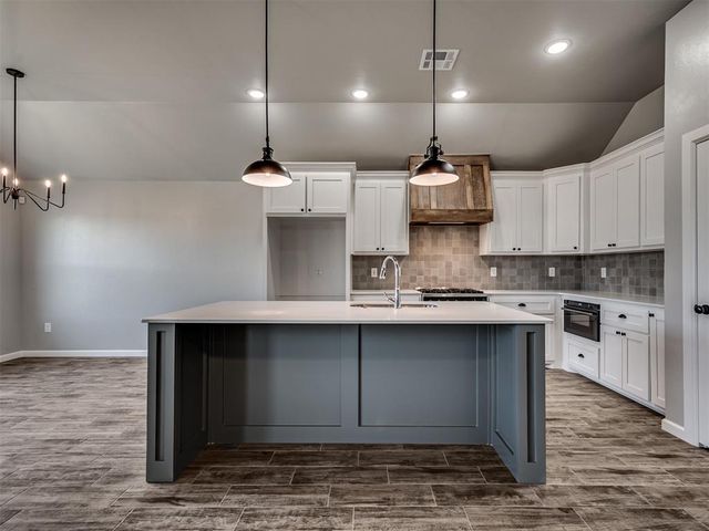 1111 Wisteria Way, Noble, OK 73068
