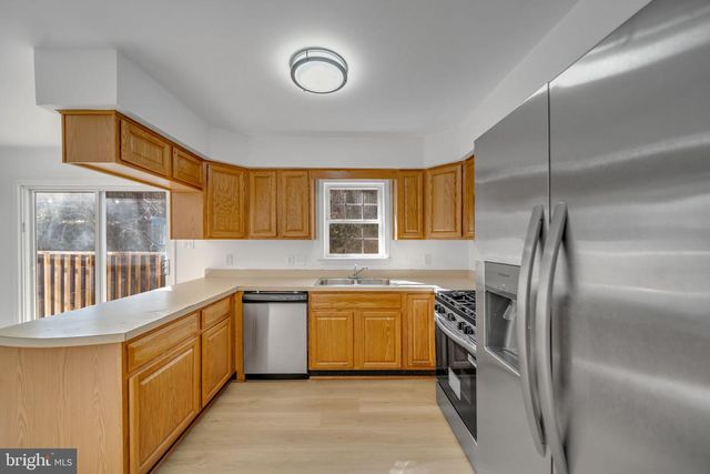 2719 HARTFORD ST SE, Washington, DC 20020