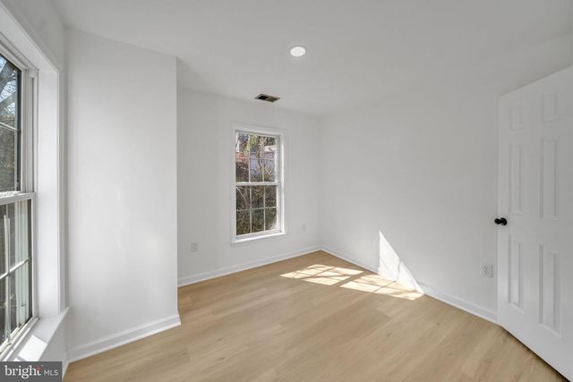 2719 HARTFORD ST SE, Washington, DC 20020