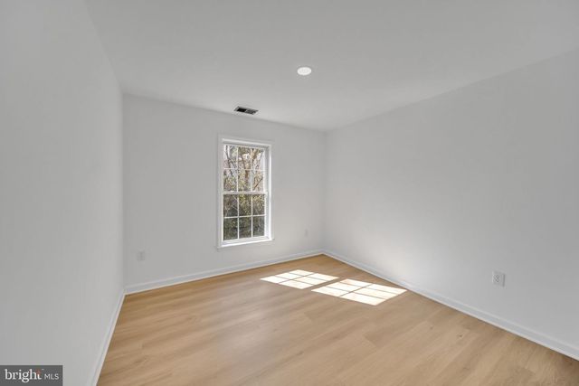 2719 HARTFORD ST SE, Washington, DC 20020