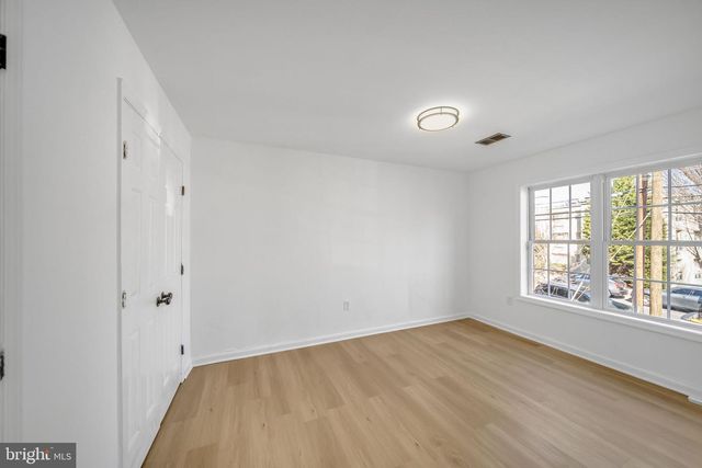 2719 HARTFORD ST SE, Washington, DC 20020