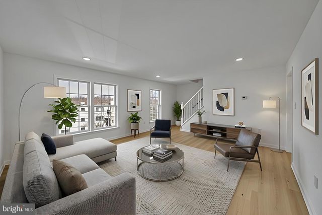 2719 HARTFORD ST SE, Washington, DC 20020