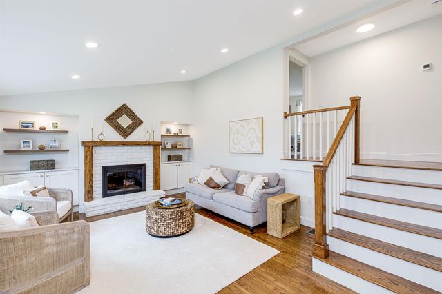 11 Merrimac Road, Newton, NH 03858