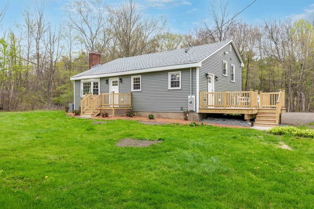 11 Merrimac Road, Newton, NH 03858