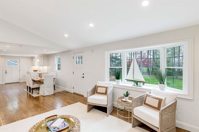 11 Merrimac Road, Newton, NH 03858