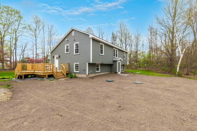 11 Merrimac Road, Newton, NH 03858