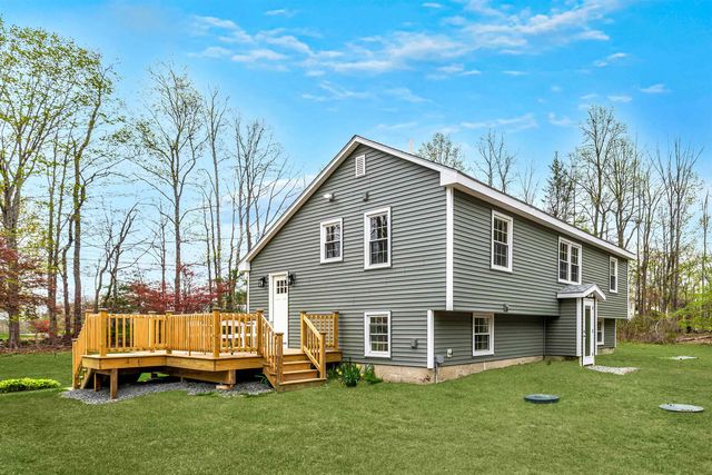11 Merrimac Road, Newton, NH 03858