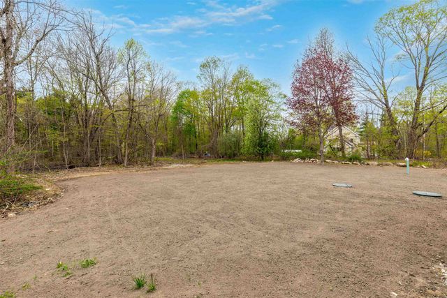 11 Merrimac Road, Newton, NH 03858