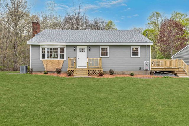 11 Merrimac Road, Newton, NH 03858