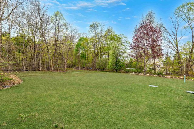 11 Merrimac Road, Newton, NH 03858