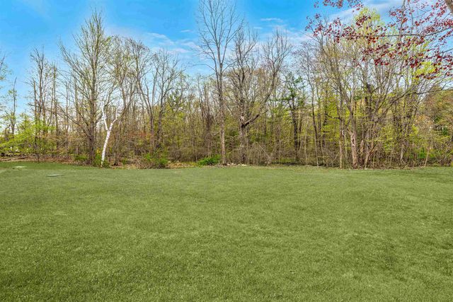 11 Merrimac Road, Newton, NH 03858