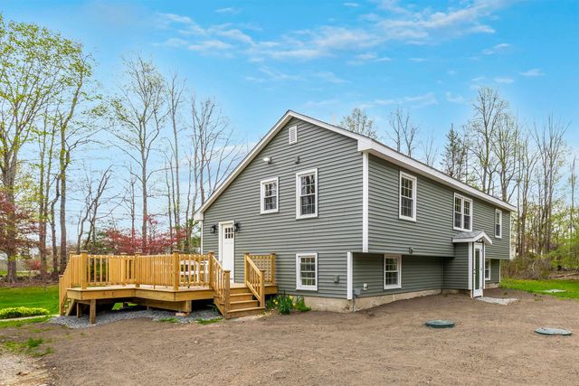 11 Merrimac Road, Newton, NH 03858