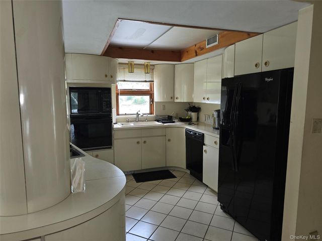 22 Waters Edge Lane, Mount Sinai, NY 11766