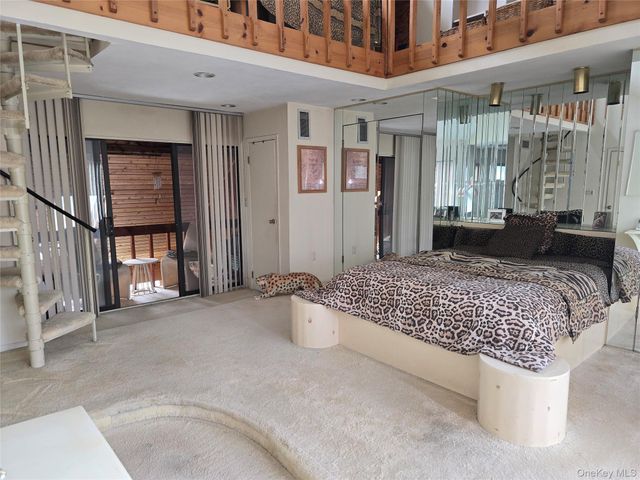22 Waters Edge Lane, Mount Sinai, NY 11766