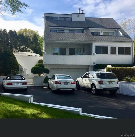22 Waters Edge Lane, Mount Sinai, NY 11766