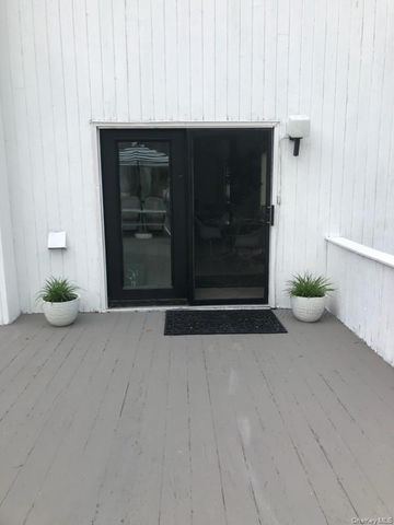 22 Waters Edge Lane, Mount Sinai, NY 11766