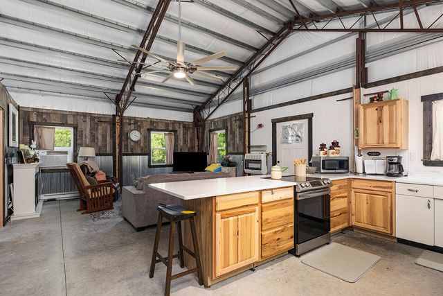 10335 SE Hwy J, Collins, MO 64738