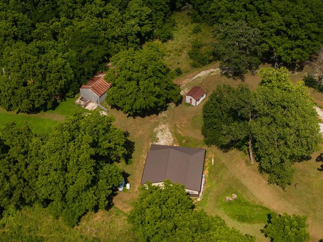 10335 SE Hwy J, Collins, MO 64738