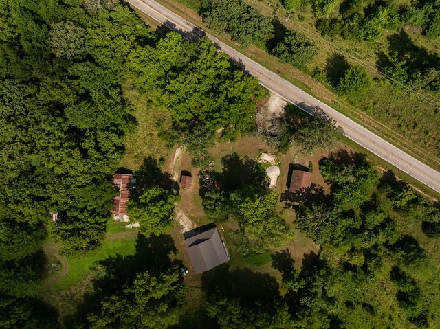 10335 SE Hwy J, Collins, MO 64738