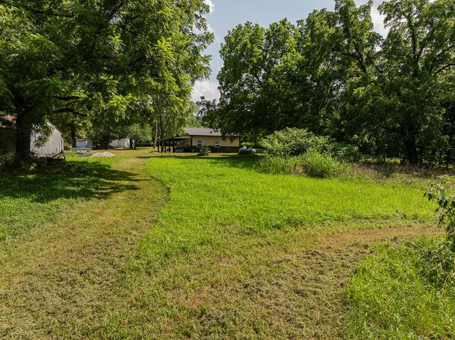 10335 SE Hwy J, Collins, MO 64738
