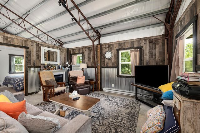 10335 SE Hwy J, Collins, MO 64738