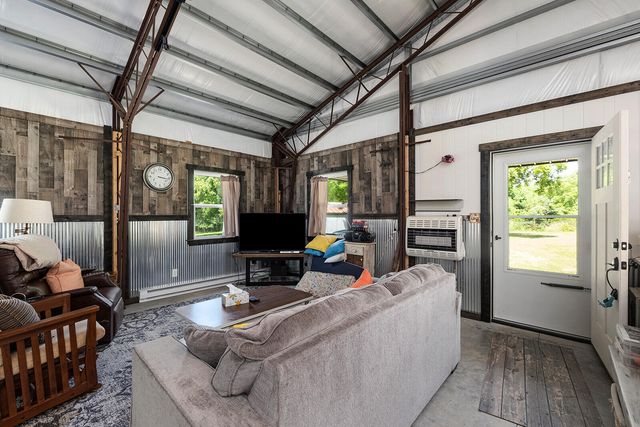 10335 SE Hwy J, Collins, MO 64738